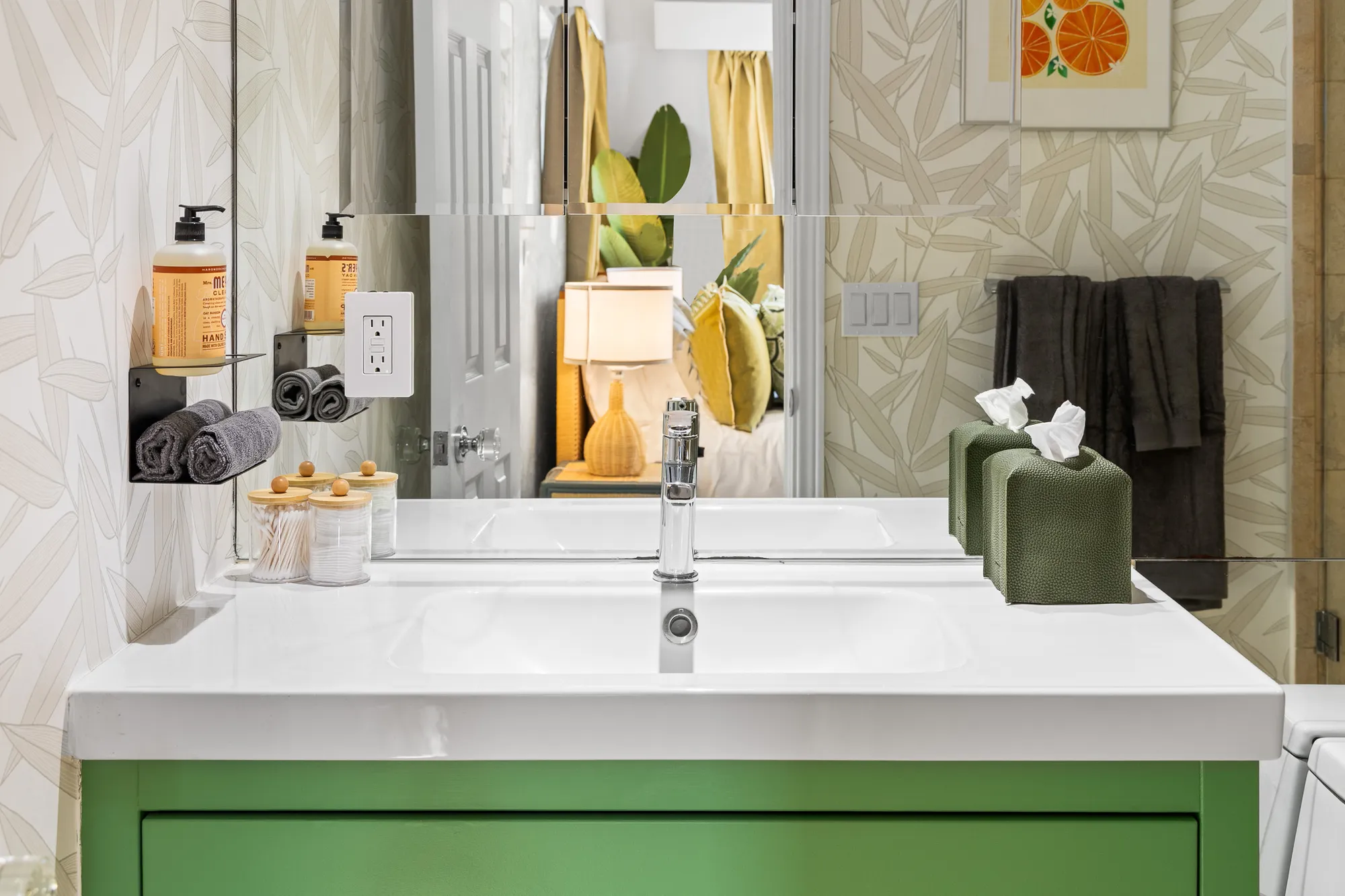 Full Bathroom 3 — alternate view