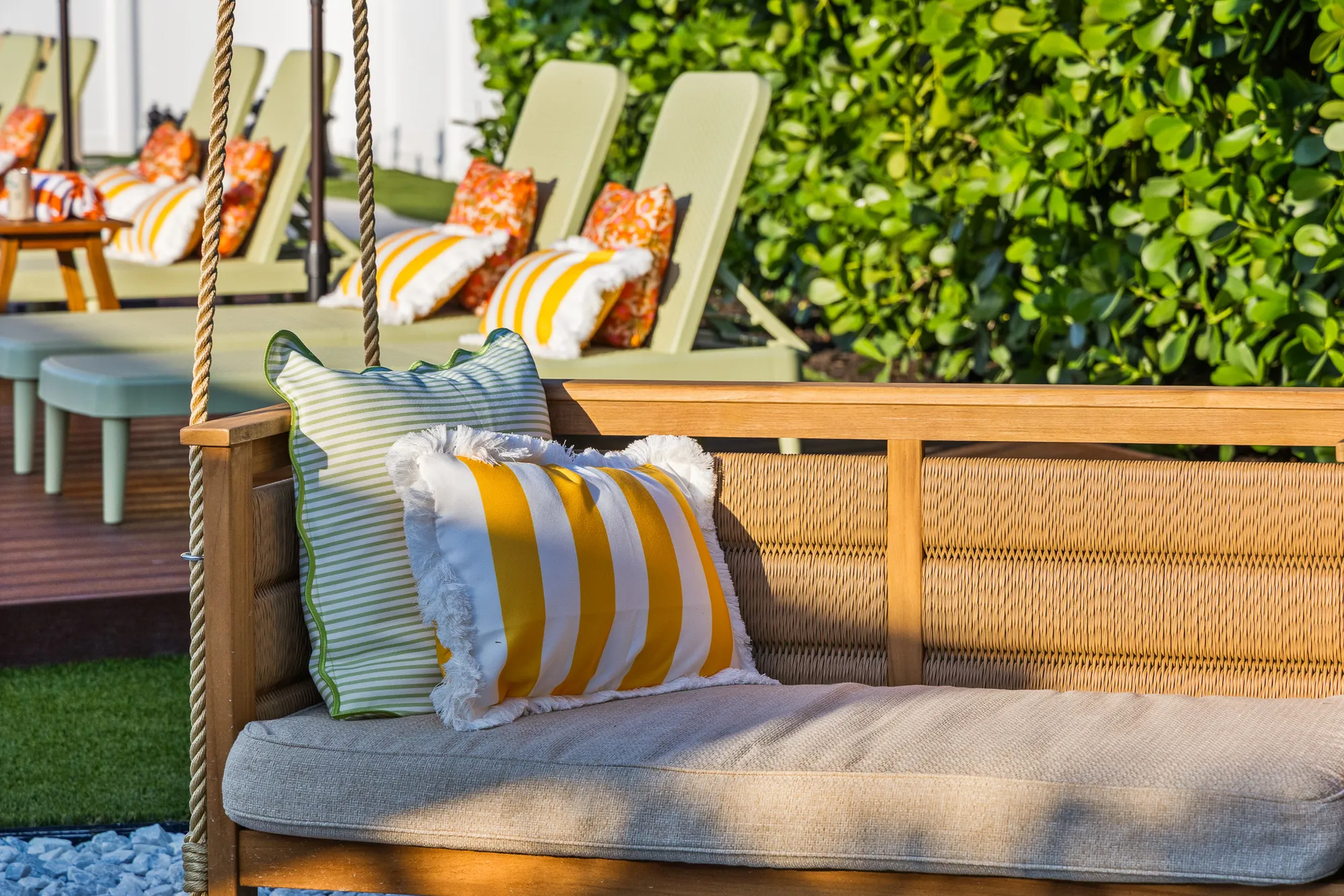 Fire pit lounge